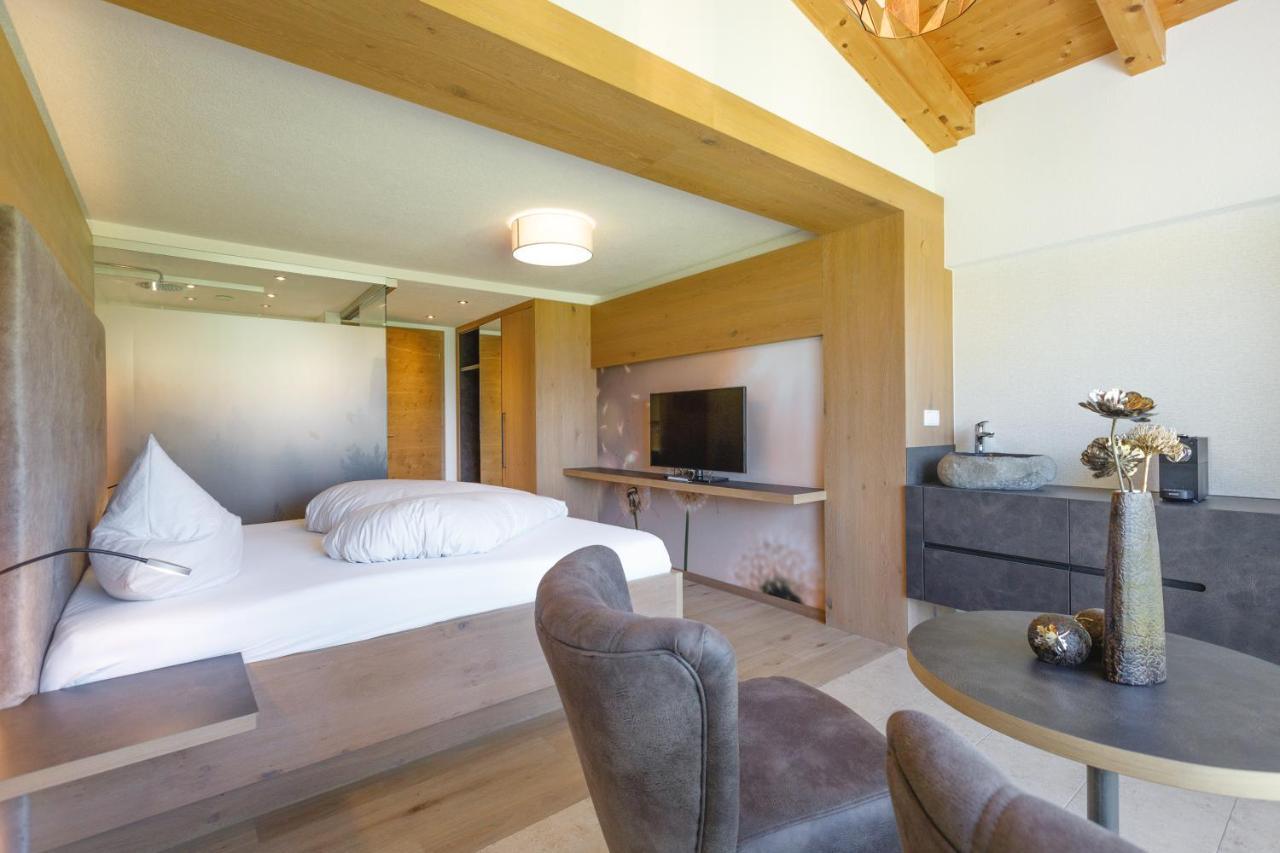 Hin&Weg Das Aparthotel Ried im Zillertal Exterior photo
