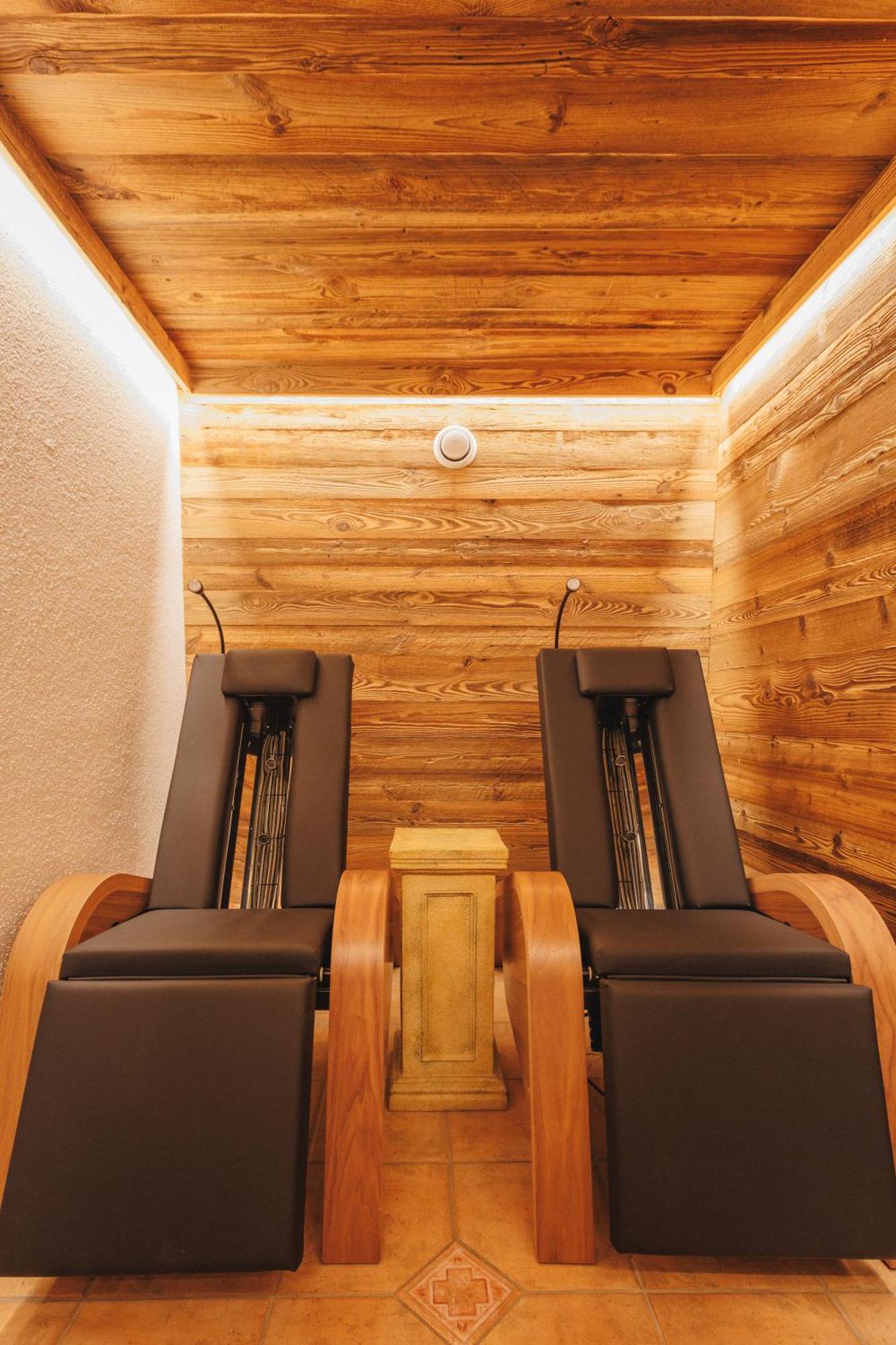 Hin&Weg Das Aparthotel Ried im Zillertal Exterior photo