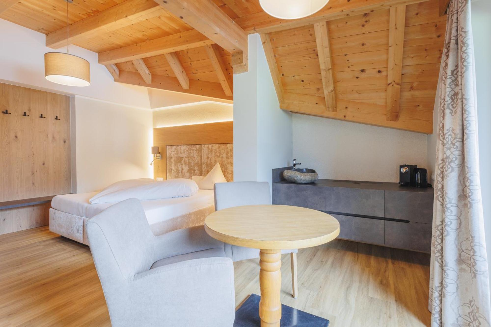 Hin&Weg Das Aparthotel Ried im Zillertal Exterior photo